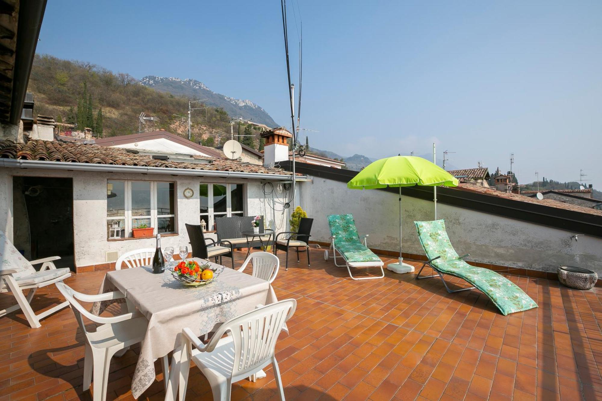 Angela -Terrace & Beautiful View Lake - Happy Rentals ตอสโกลาโน มาแดร์โน ภายนอก รูปภาพ